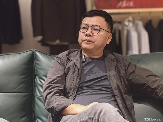 守业金山路耒阳男装店 23 年，一件衣裳里的耒阳男人时光
