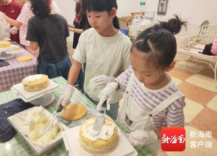 制作甜点、学习插花……昌江“文明夜校”为市民夜生活”充电“
