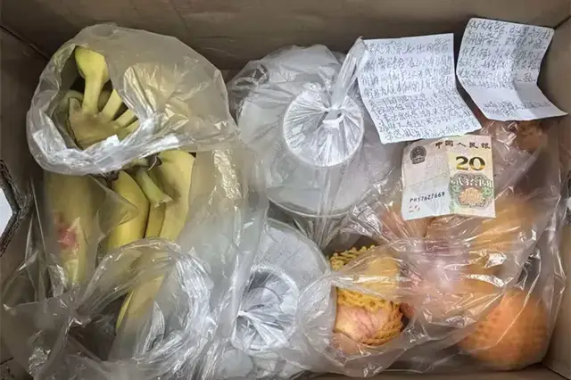 一封感谢信和一袋沉甸甸的水果，书写警民鱼水情