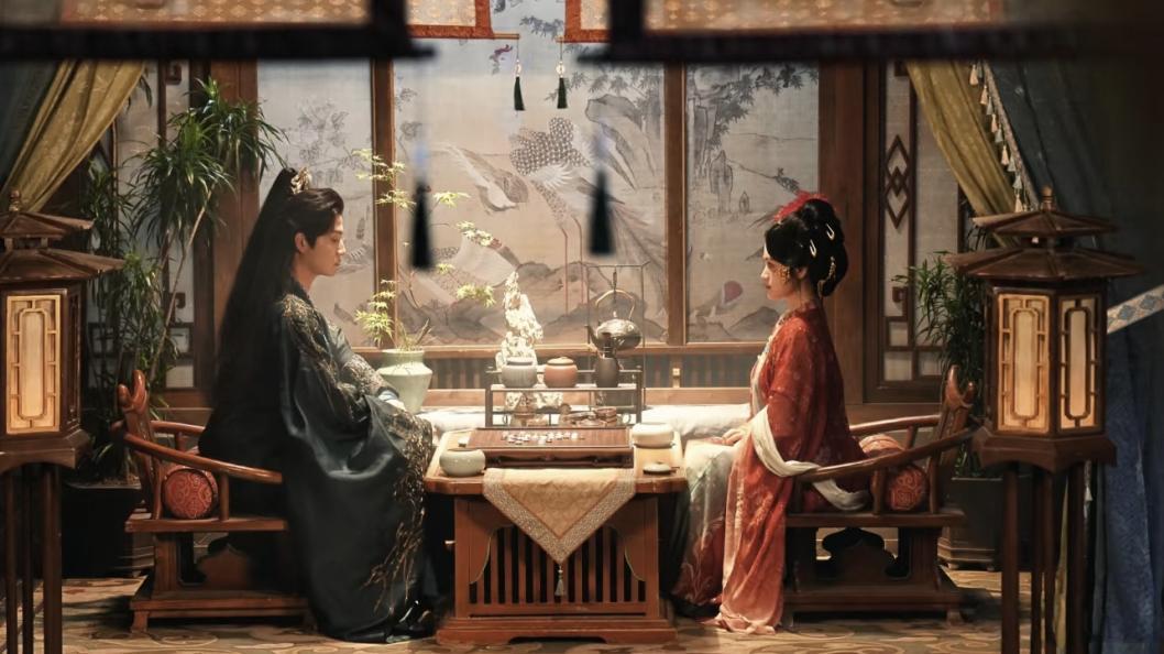 合力「托举」，短剧「上桌」