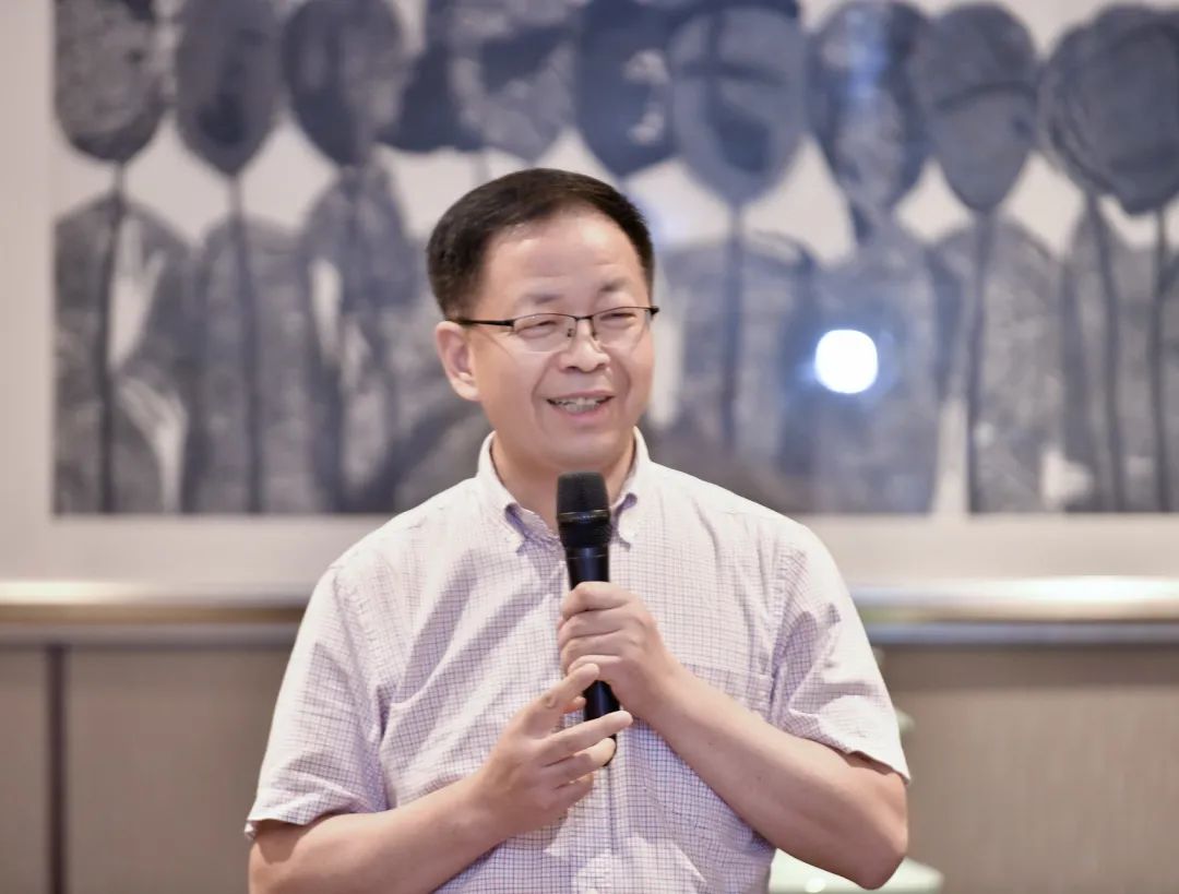 杨轶清.jpg