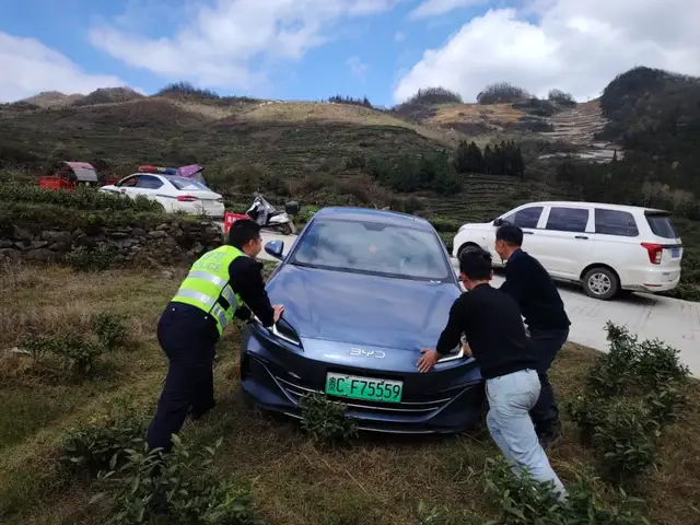 我们，在场！