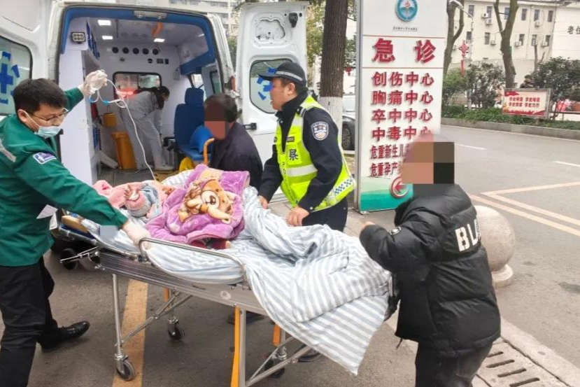 19分钟跑完30公里！遵义交警为颅内出血儿童开辟“生命通道”
