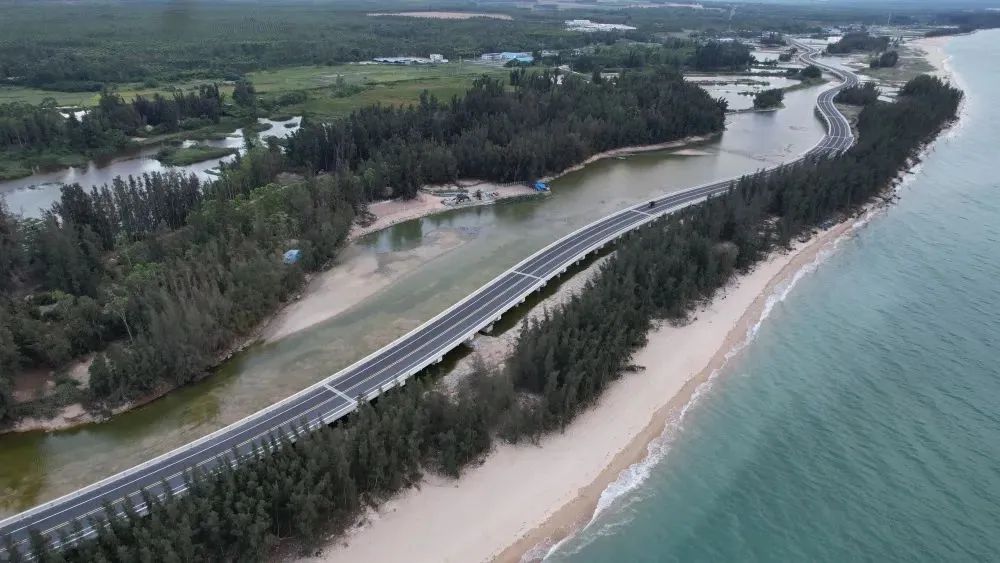环岛旅游公路昌江段开通，让群众的“旅游饭”越吃越好