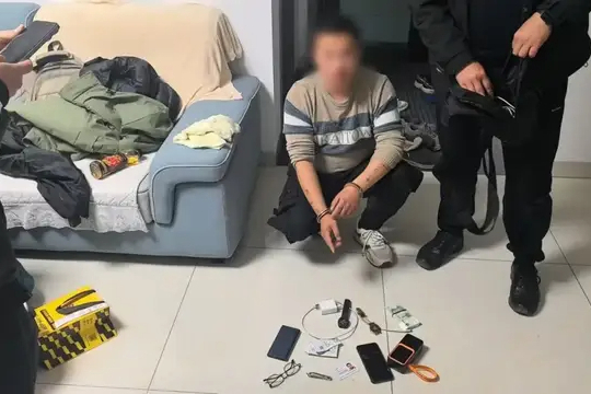 盗窃商铺，拿下！