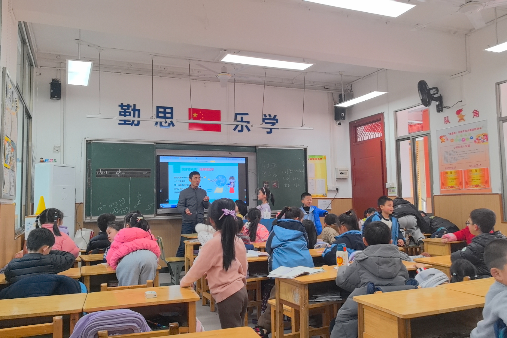 长沙两小学“经典乐读”第一课积极响应国家美育行动