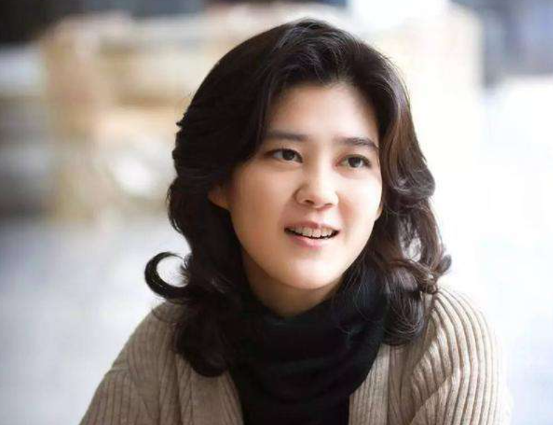 三星公主下嫁保镖，婚后丈夫本性暴露，离婚时索要71亿“分手费”
