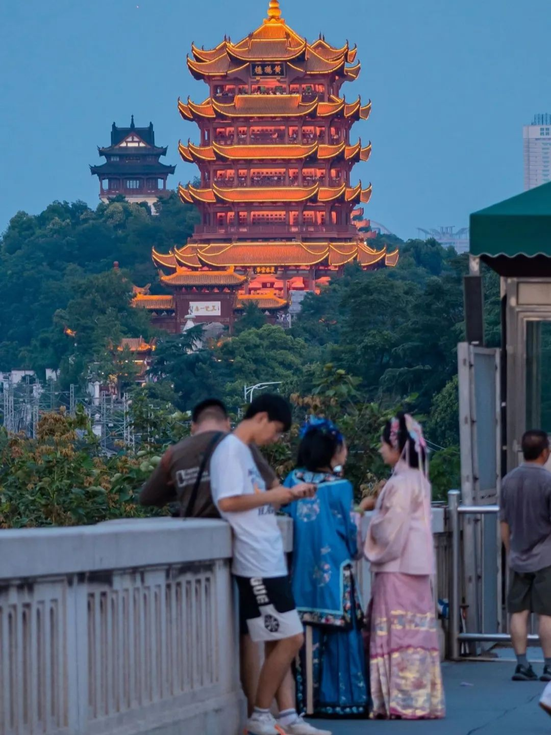 41°C高温天，这么多游客来武汉玩什么?
