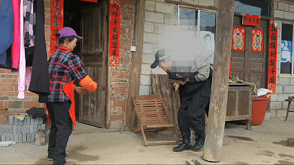 “找到了！平安！”直击警民16小时深山救援……