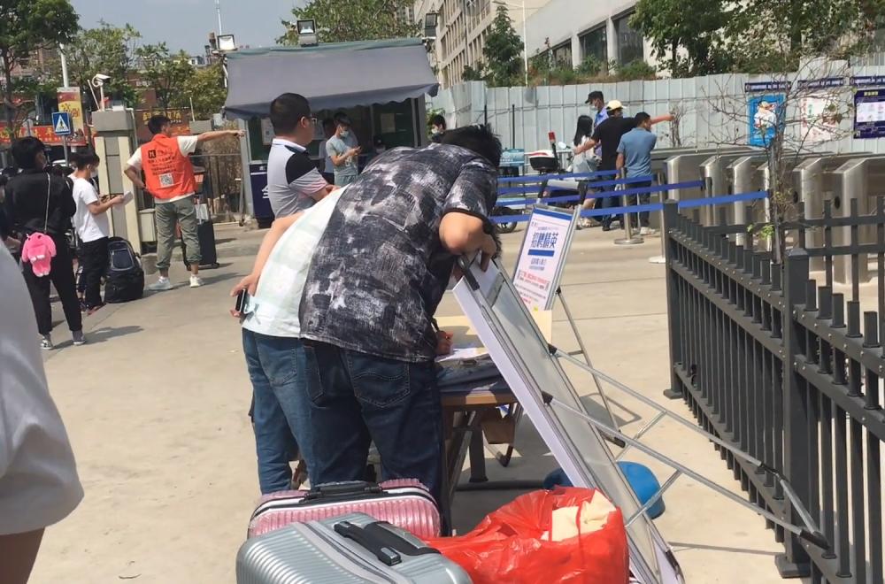两大行业陷“用工荒”，月薪1.5万都不愿意干？官媒发声一语道破