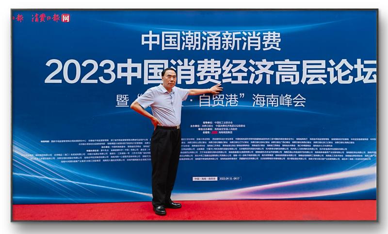 【长篇通讯】李笑天: 笔杆子玩出精气神