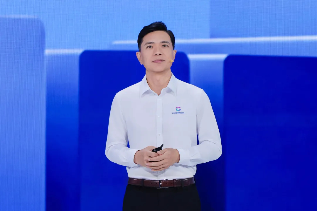 百度AI“全家桶”亮相，李彦宏发布“AI时代进化论”