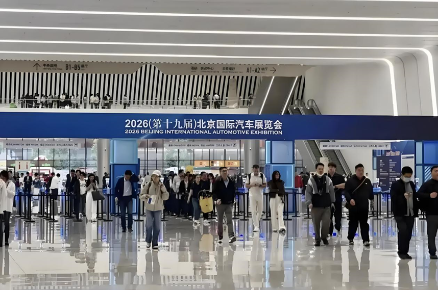 北京车展再热闹，也掩饰不住车市同质化的焦虑！