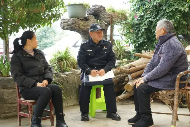 天气“降温”，服务“升温”：桐梓公安大走访开启“暖冬模式”