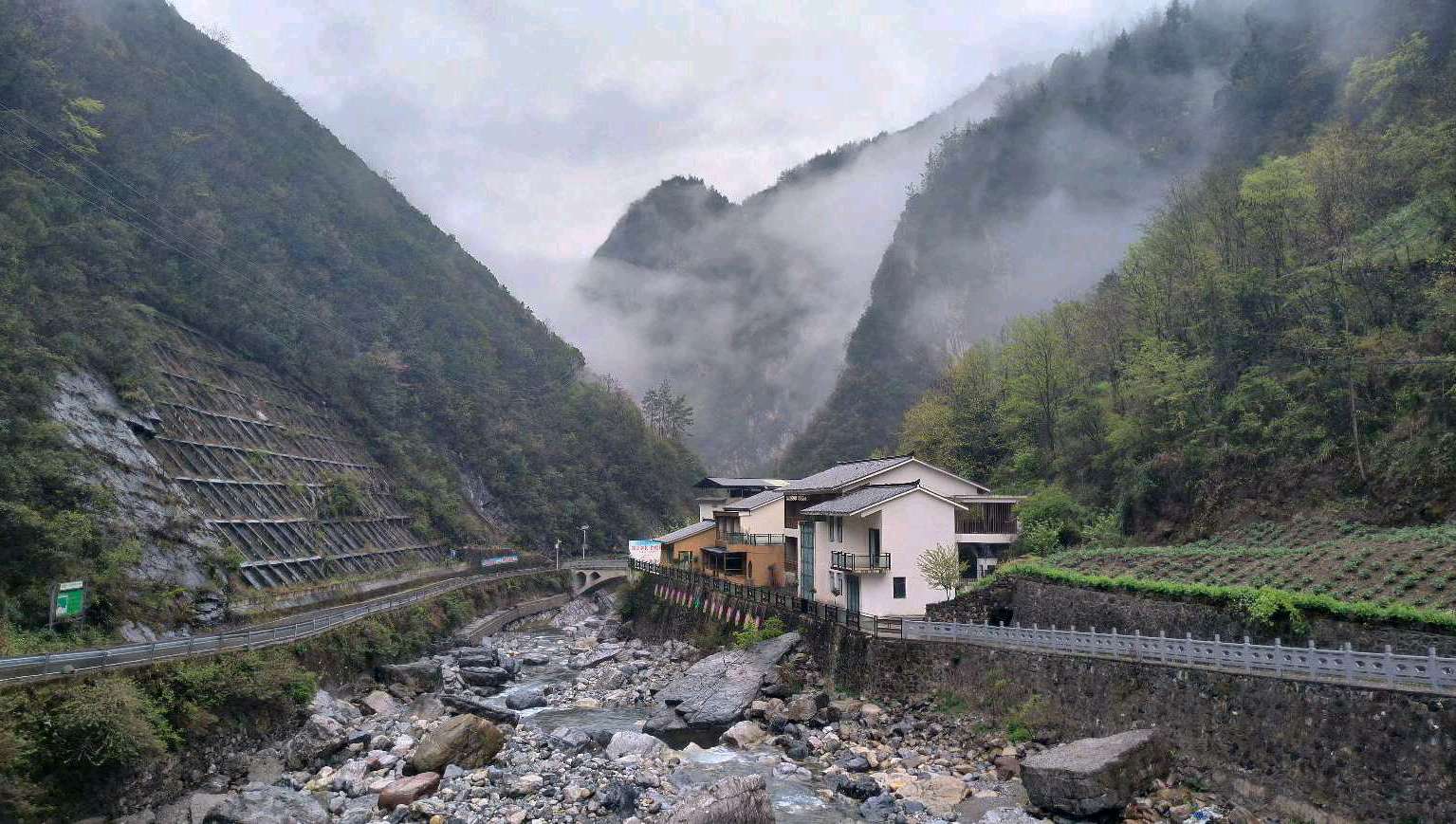 故乡的那条小河