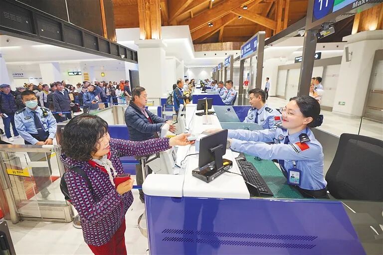 封关首月，海南免签入境外国旅客同比增长64%