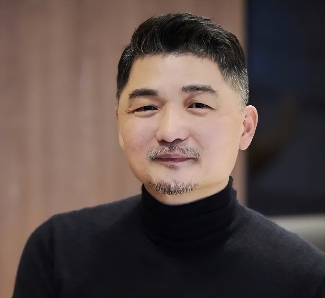 韩国首富“易主”:白手起家56岁赚得身家630亿,力压三星李在镕