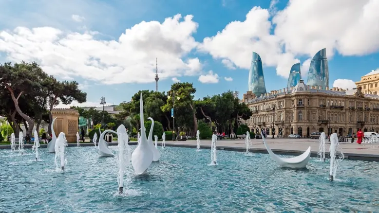 巴库滨海长廊,@Azerbaijian.travel