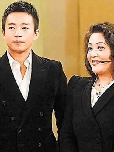 连张兰都在利用热点话题带货，你为什么还不用