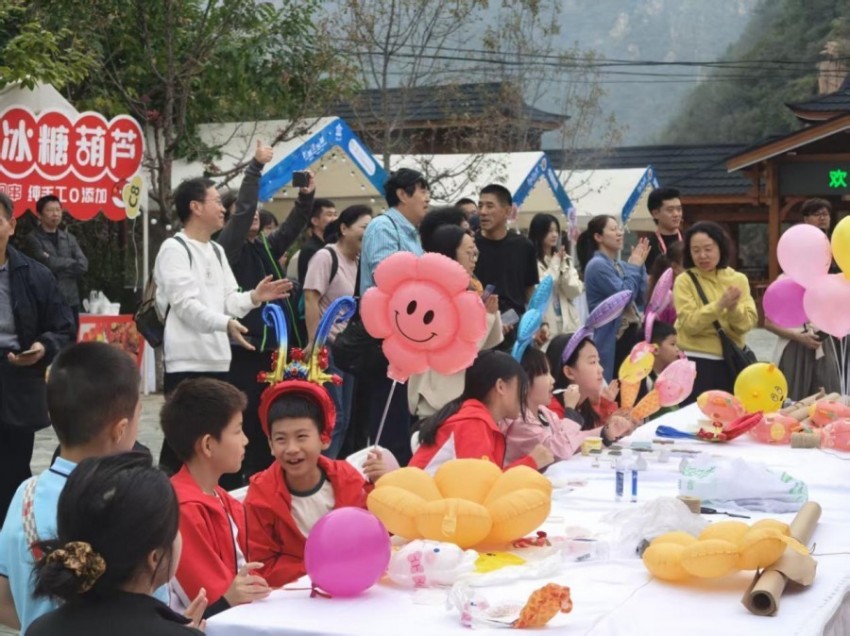 2025怀柔国潮文化季戏剧市集亮相黄花城水长城(图4) 2025怀柔国潮文化季戏剧市集亮相黄花城水长城(图4)