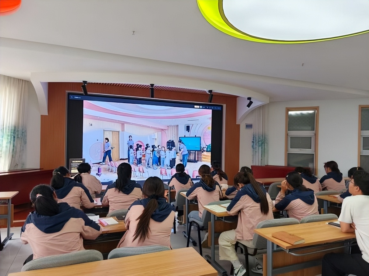 云端再聚续情谊 津围共研育童心 围场四幼与南开一幼线上教学交流
