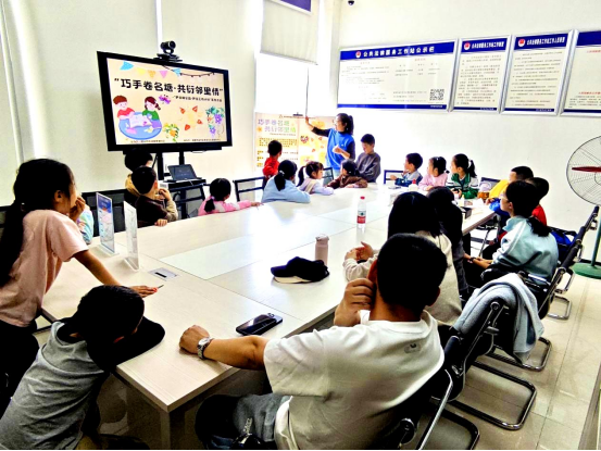 成都市金牛高笋塘社区关工委“巧手卷名塘 共衍邻里情”手工活动