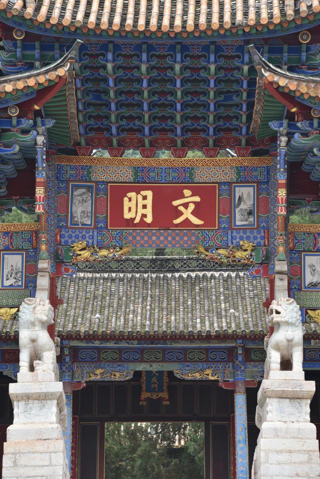 非著名中国历史文化名城，气候宜人倚山通海，美食和古迹都不少