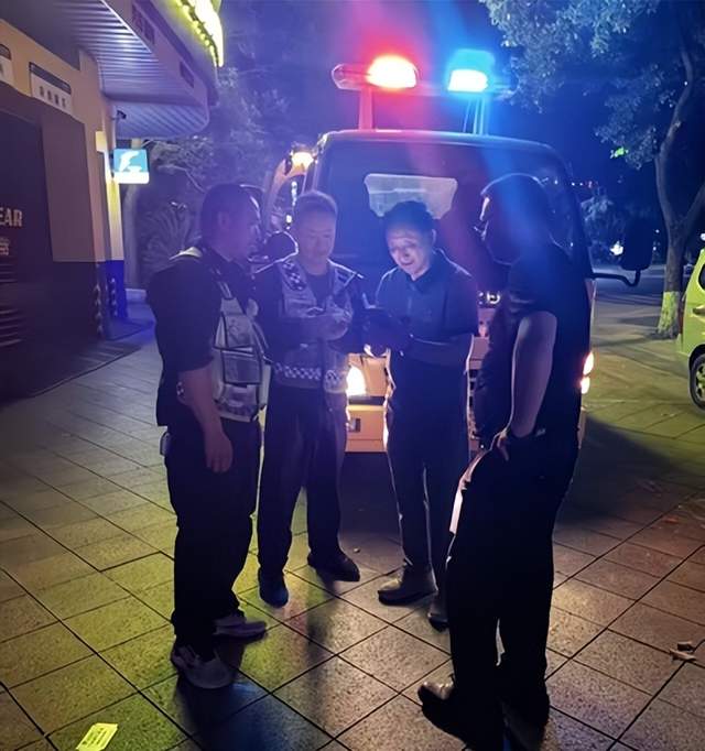 浙江交通集团绍兴中心天台驻地 连夜应急救援爆胎车辆守护平安(图5) 浙江交通集团绍兴中心天台驻地 连夜应急救援爆胎车辆守护平安(图5)