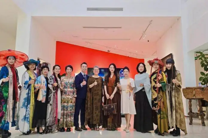 艺术疗愈心灵，“行走的剧场”在大芬开启温暖新旅程