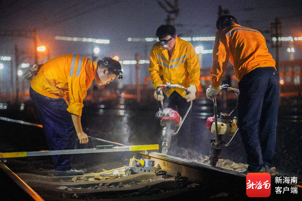 海南环岛高铁东段大机清筛一体化改革破解夜间维修“协同密码”